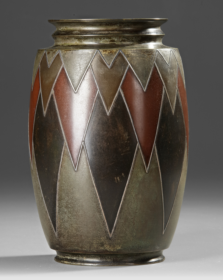 STUNNING ART DECO BRONZE VASE — GEOMETRIC ELEGANCE IN CLASSIC FORM, Ca 1920-30s