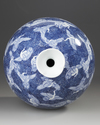A JAPANESE VASE WITH CRANE MOTIVE, BY SHUMEI,TAISHO PERIOD (1912–1926)