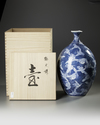 A JAPANESE VASE WITH CRANE MOTIVE, BY SHUMEI,TAISHO PERIOD (1912–1926)