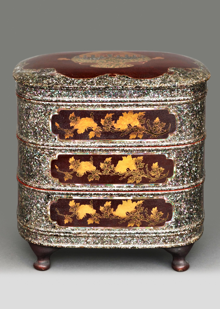A LARGE JAPANESE 4-TIERED MOTHER OF PEARL INLAID LACQUER JÛBAKO, 18TH CENTURY (EDO PERIOD) OR LATER