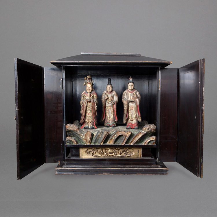 EXCEPTIONAL ZUSHI-SHRINE WITH 3 DEITIES,EDO PERIOD (1615–1868)