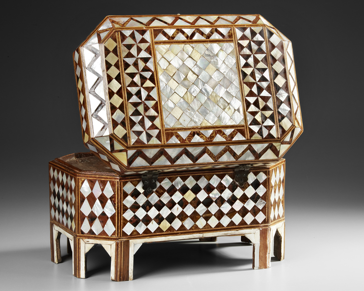 AN OTTOMAN MOTHER-OF-PEARL AND TORTOISESHELL-INLAID WOODEN JEWELRY BOX, 19TH CENTURY