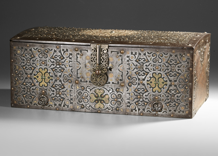 EUROPEAN DECORATIVE CHEST,18TH CENTURY