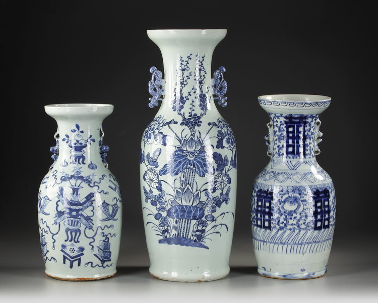 THREE PORCELAIN VASES, 19TH-20TH CENTURY