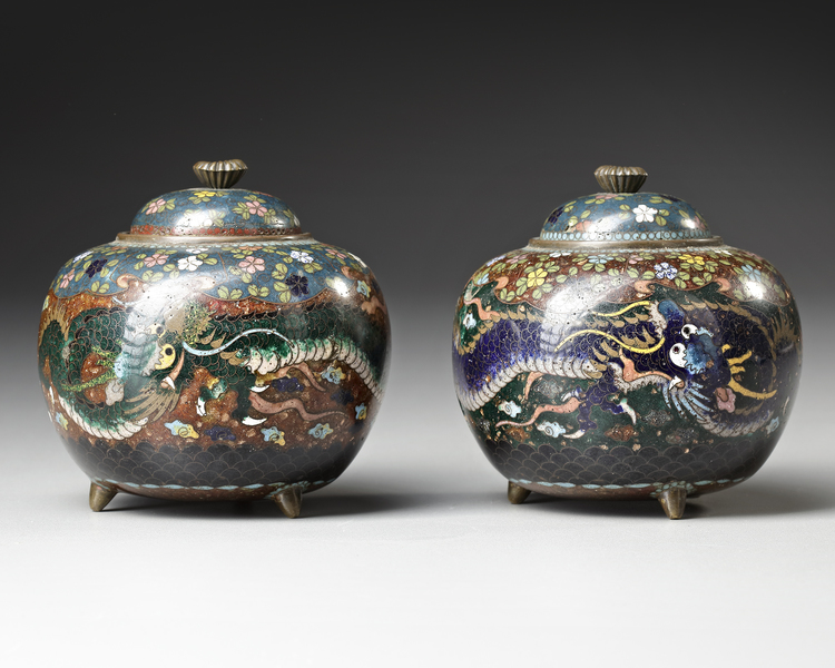 A PAIR OF JAPANESE CLOISONNE ENAMEL POTS AND COVERS, MEIJI PERIOD (1868-1912)