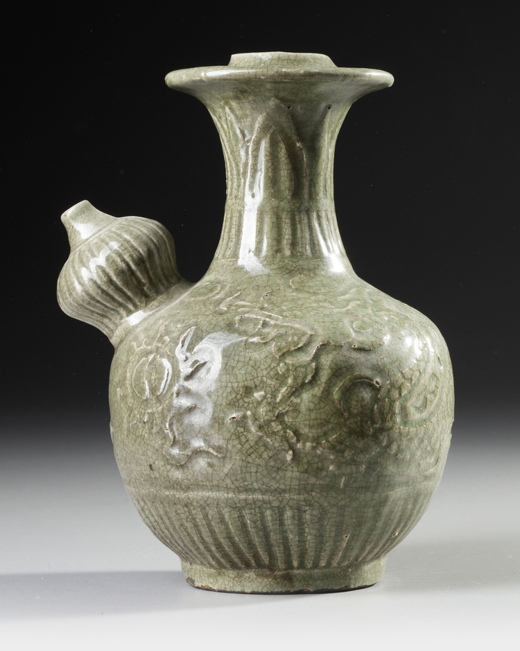 A CHINESE CELADON-GLAZED KENDI,19TH CENTURY
