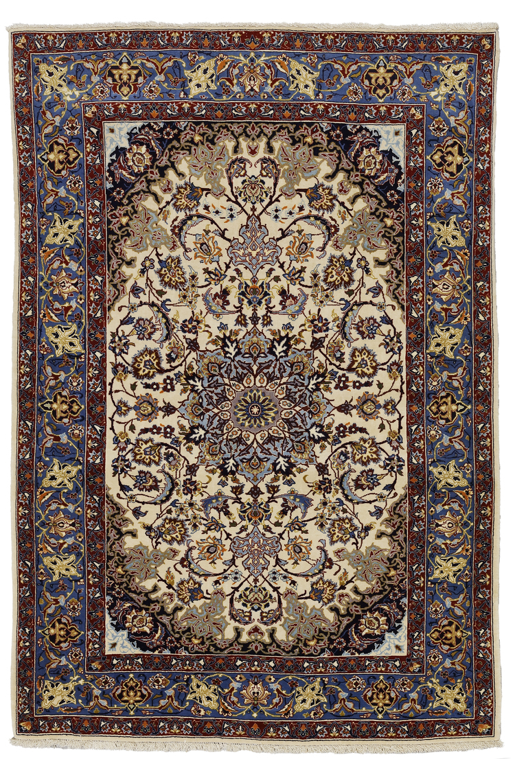 AN OLD ISFAHAN CARPET, FIRST HALF 20TH CENTURY