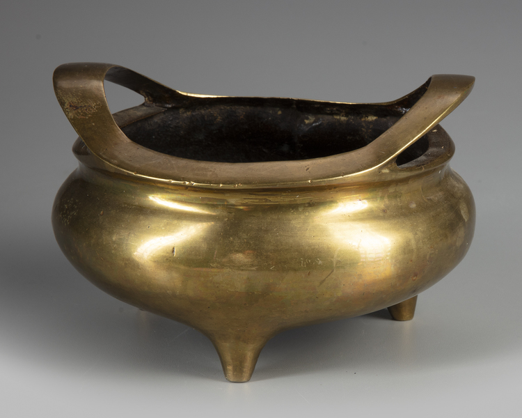 A CHINESE GILT BRONZE CENSER,19TH CENTURY