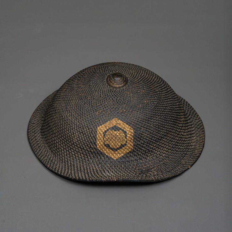 LACQUERED RATTAN BAJÔ’JINGASA 馬上陣笠 (HORSEBACK SAMURAI HAT)