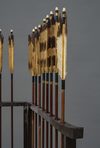 16 ARROWS IN A FOLDING STAND