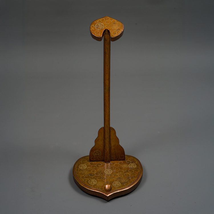 UPRIGHT GOLD LACQUER KATANA STAND TACHI’KAKE 太刀掛