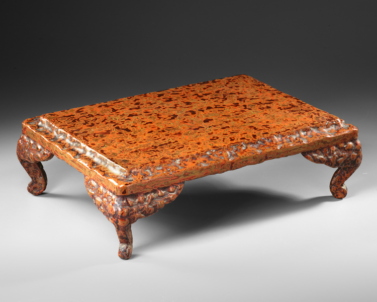 A SMALL JAPANESE LACQUERED LOW TABLE  TAISHŌ – EARLY SHŌWA PERIOD (C. 1912–1940)