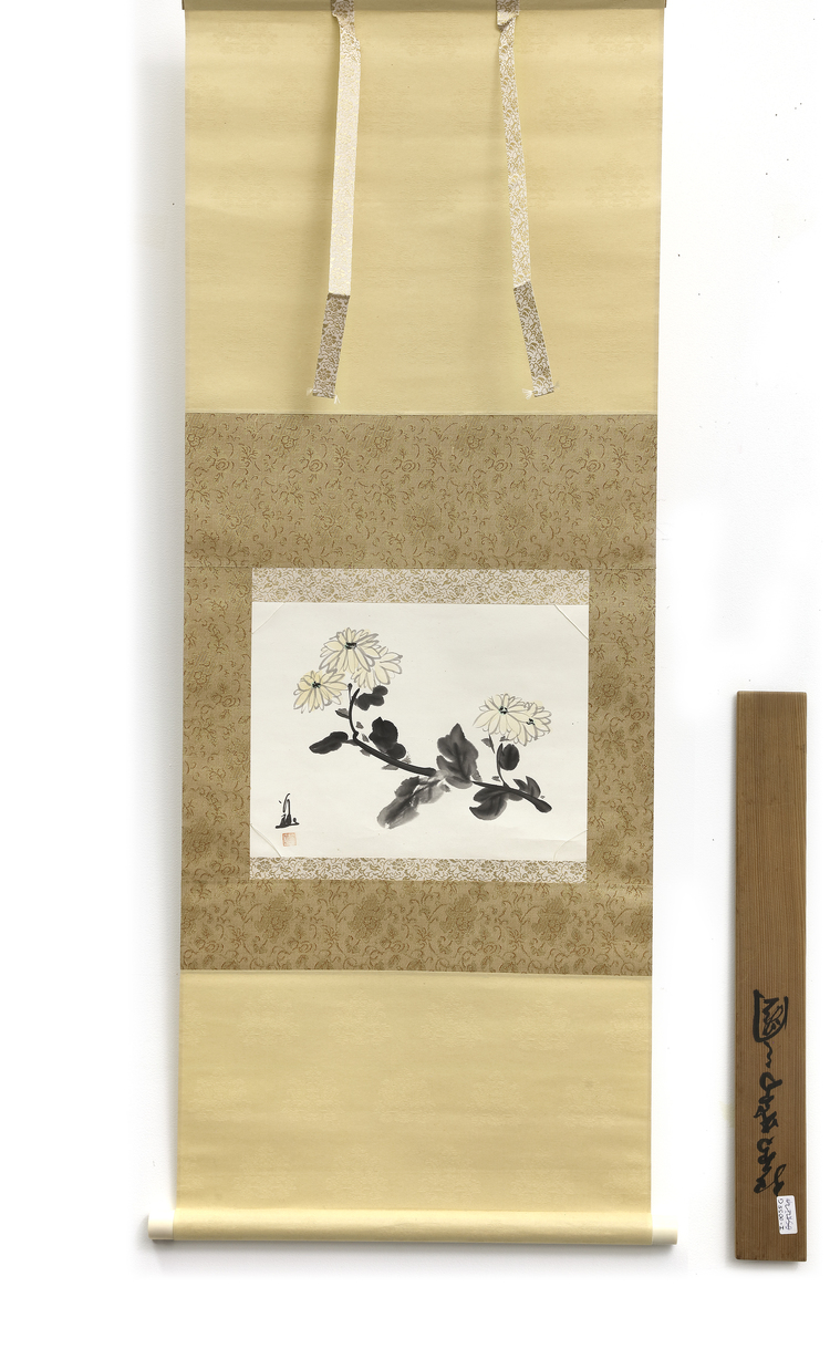 A JAPANESE SCROLL PAINTING OF CHRYSANTHEMUMS