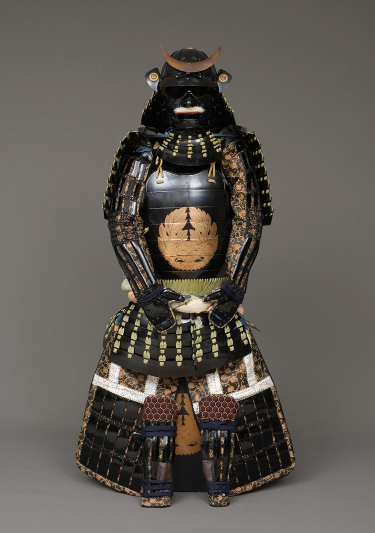 BLACK LACQUER SUIT-OF-ARMOUR (YOROI)