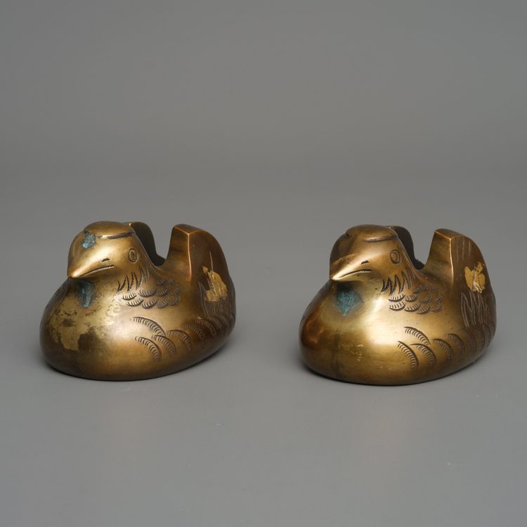 BRONZE FOLDING SCREEN HOLDERS