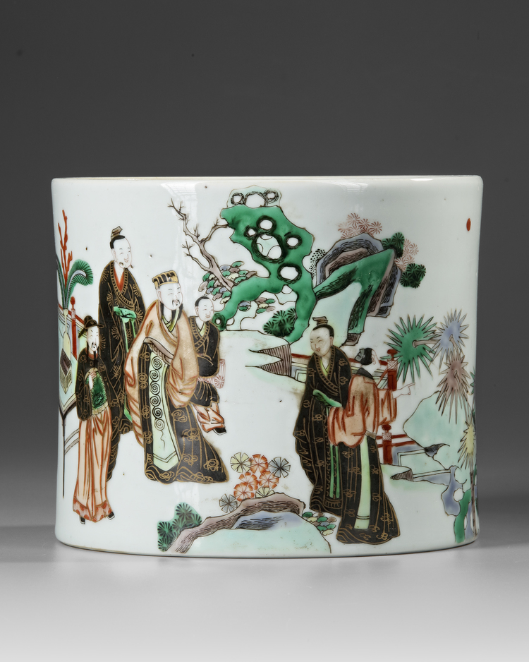 A CHINESE FAMILLE VERTE BRUSH POT, 19TH/20TH CENTURY