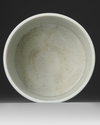 A CHINESE FAMILLE VERTE BRUSH POT, 19TH/20TH CENTURY