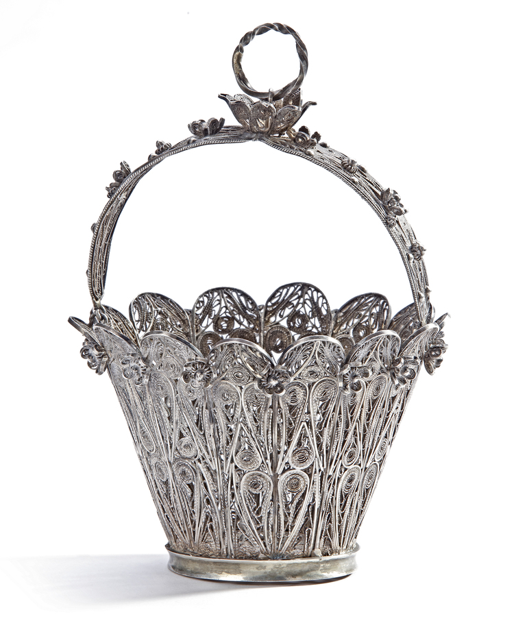AN OTTOMAN SILVER FILIGREE BASKET, 19TH CENTURY