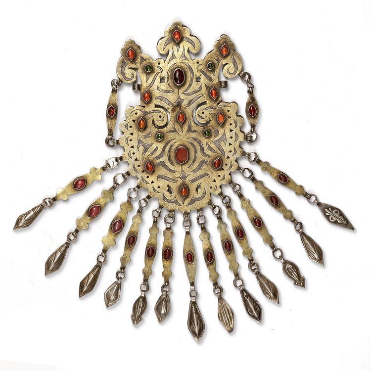 A SILVER PENDANT, TURKMENISTAN, 19TH CENTURY