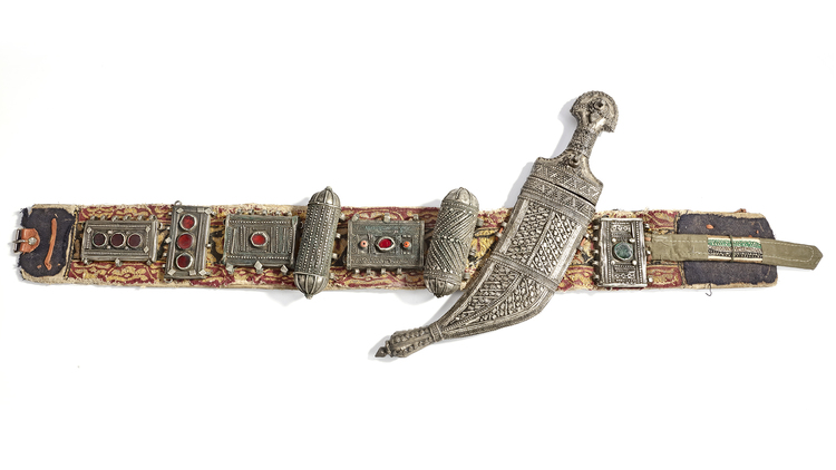 A SILVER DAGGER WITH BELT, YEMEN, 19TH CENTURY
