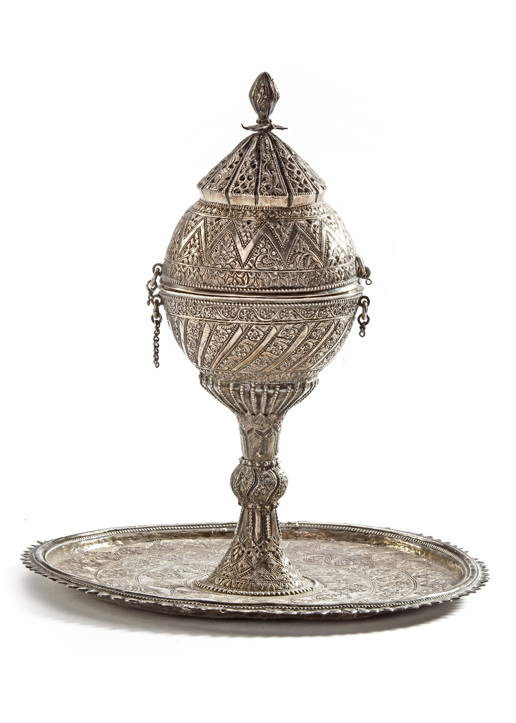 AN INDIAN SILVER INCENSE BURNER, 19TH CENTURY