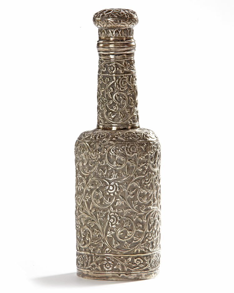 AN ISLAMIC SILVER FLASK, INDIA, 19TH CENTURY