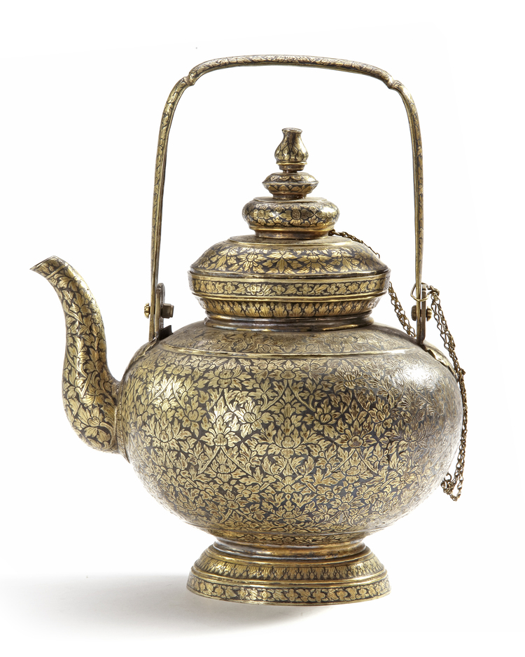 A GILT-SILVER NIELLO WARE TEAPOT (KAR-NAM-TON) THAILAND, 19TH CENTURY
