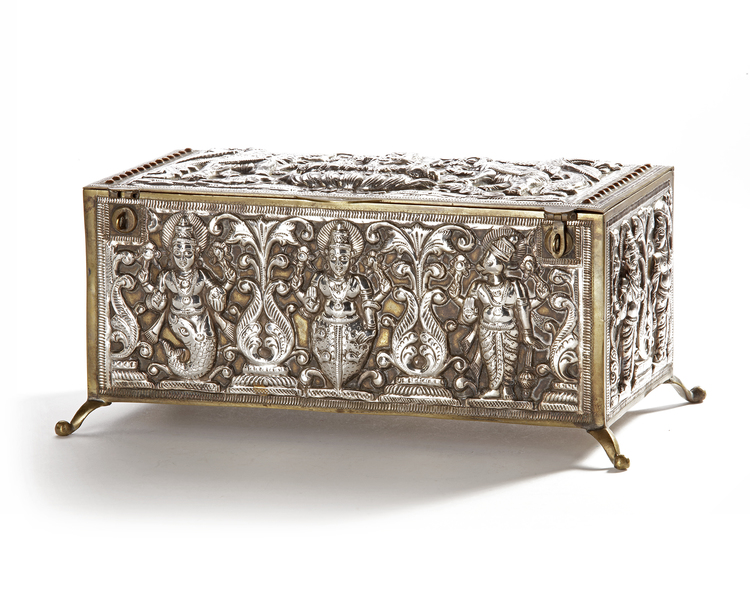 AN ISLAMIC SILVER ELONGATED BOX, INDIA, 19TH CENTURY