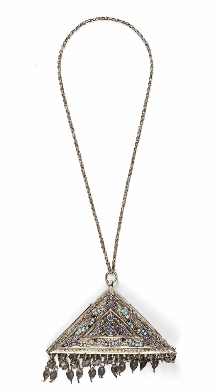 AN OTTOMAN SILVER NECKLACE, 19TH CENTURY
