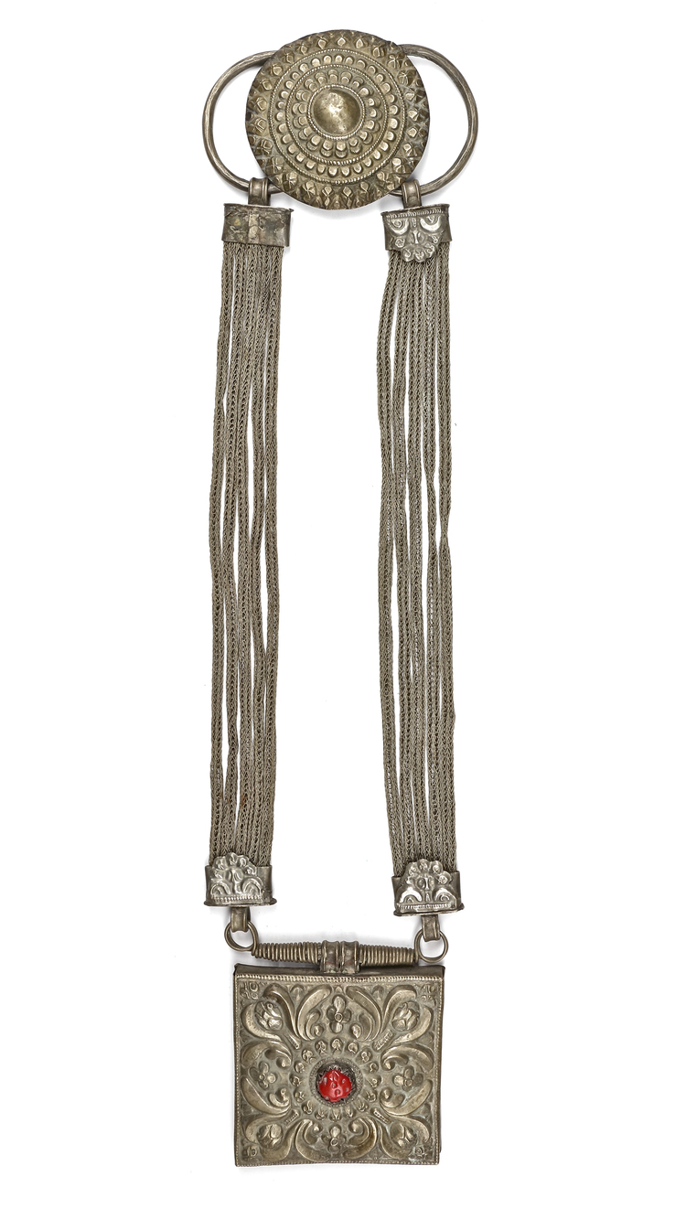 A SILVER NECKLACE, OMAN, 19TH CENTURY