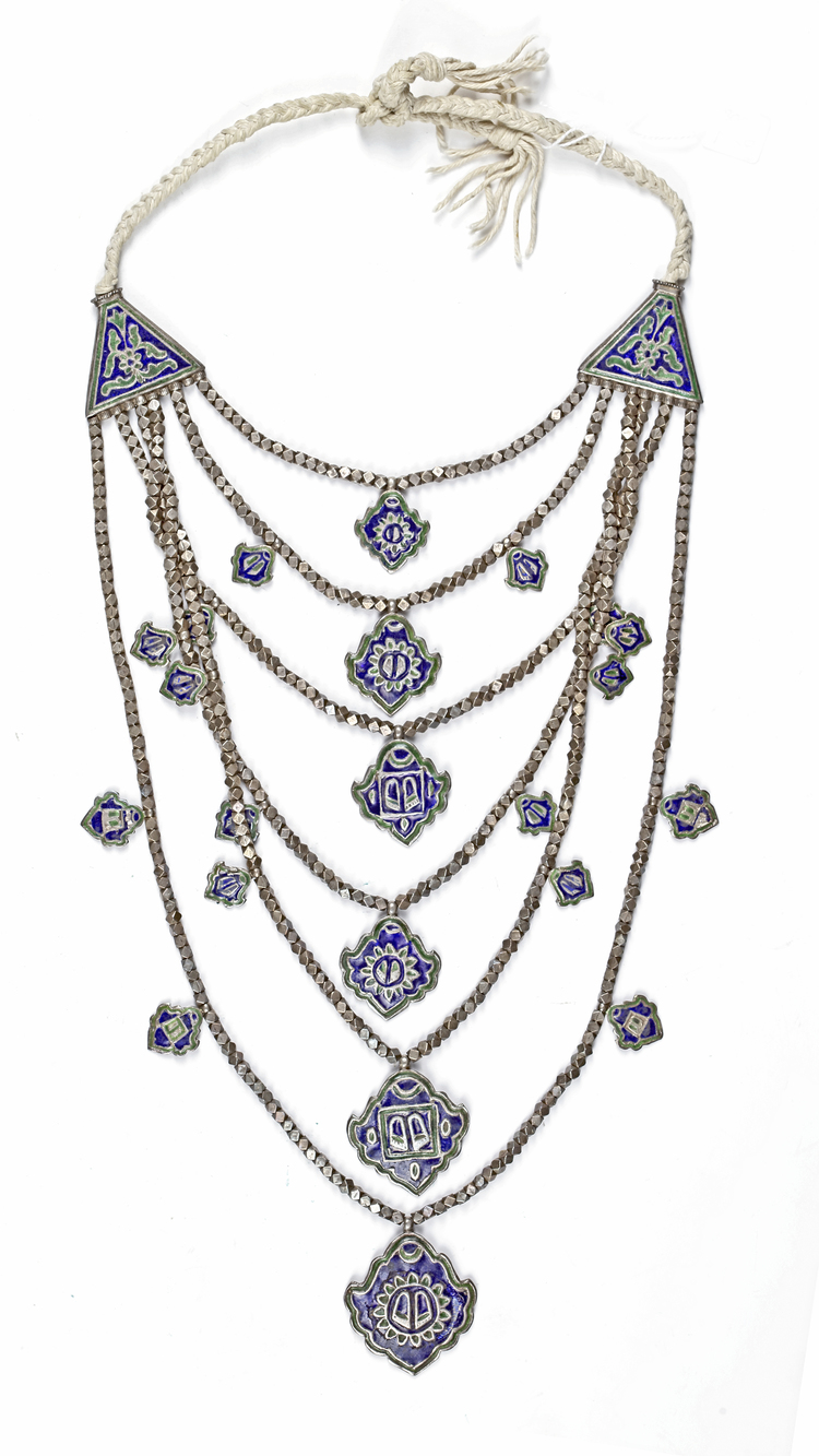 AN ISLAMIC SILVER NECKLACE, INDIA, 19TH CENTURY