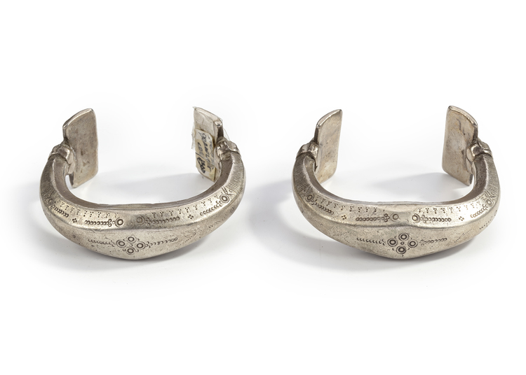 A PAIR OF SILVER BRACELETS, OMAN, 19TH CENTURY