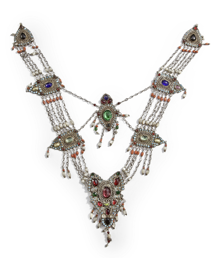 AN ALGERIAN SILVER NECKLACE, 19TH CENTURY