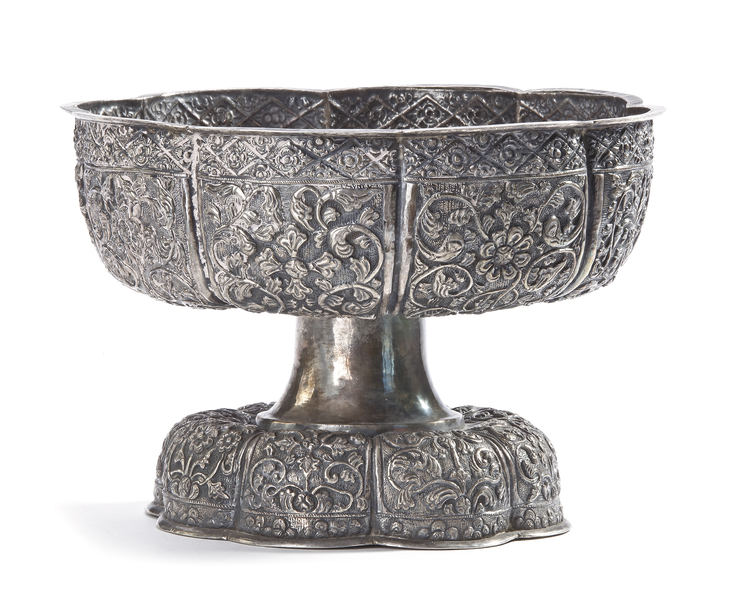 A MALAY SILVER BOWL, 19TH CENTURY