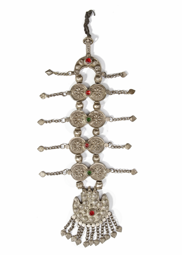 A SILVER PENDANT, AFGHANISTAN, 19TH CENTURY