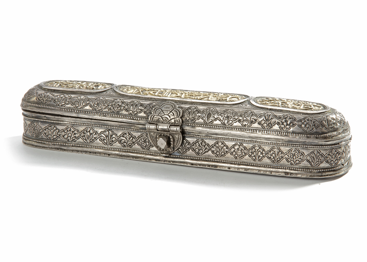 A SILVER PEN BOX, INDIA, 19TH CENTURY