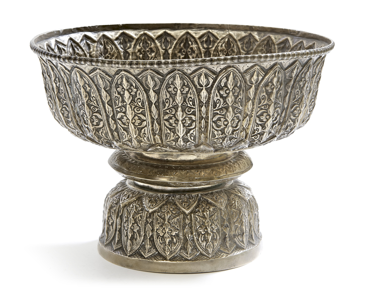 A MALAY SILVER BOWL,  19TH CENTURY
