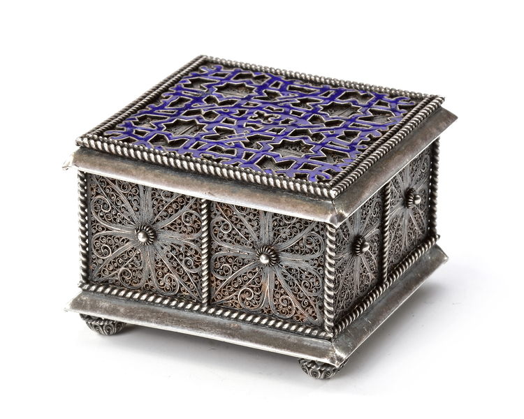 INDIAN SILVER AND ENAMEL BOX BURNER, 19TH CENTURY