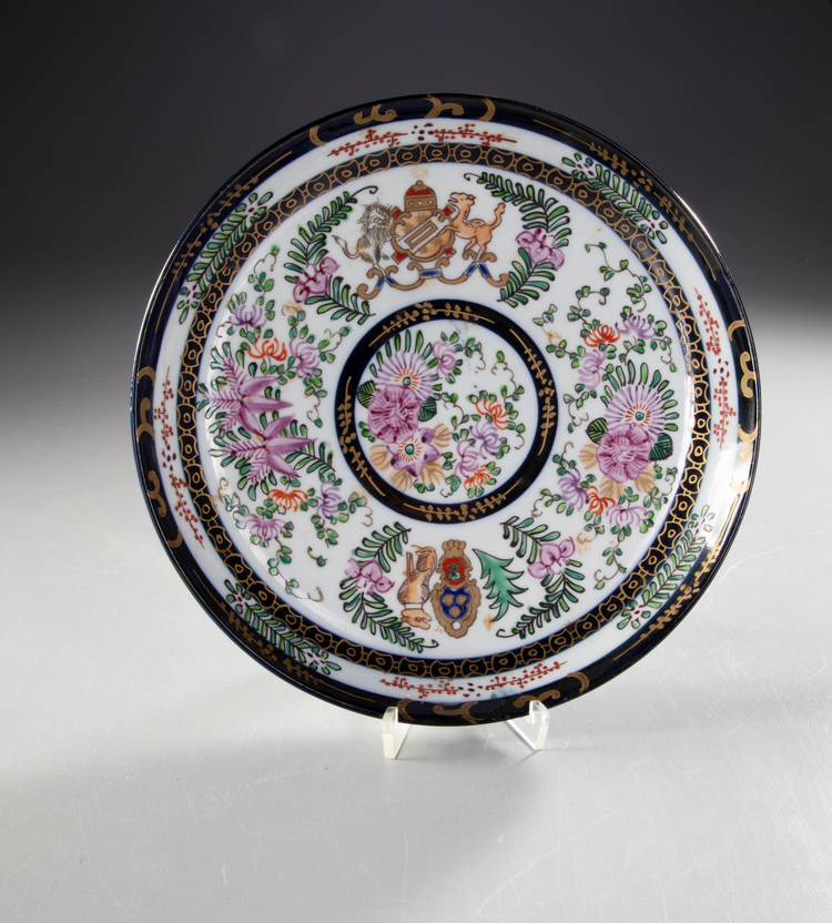 A SAMSON PORCELAIN CHINESE FAMILLE ROSE STYLE DISH, 19TH CENTURY