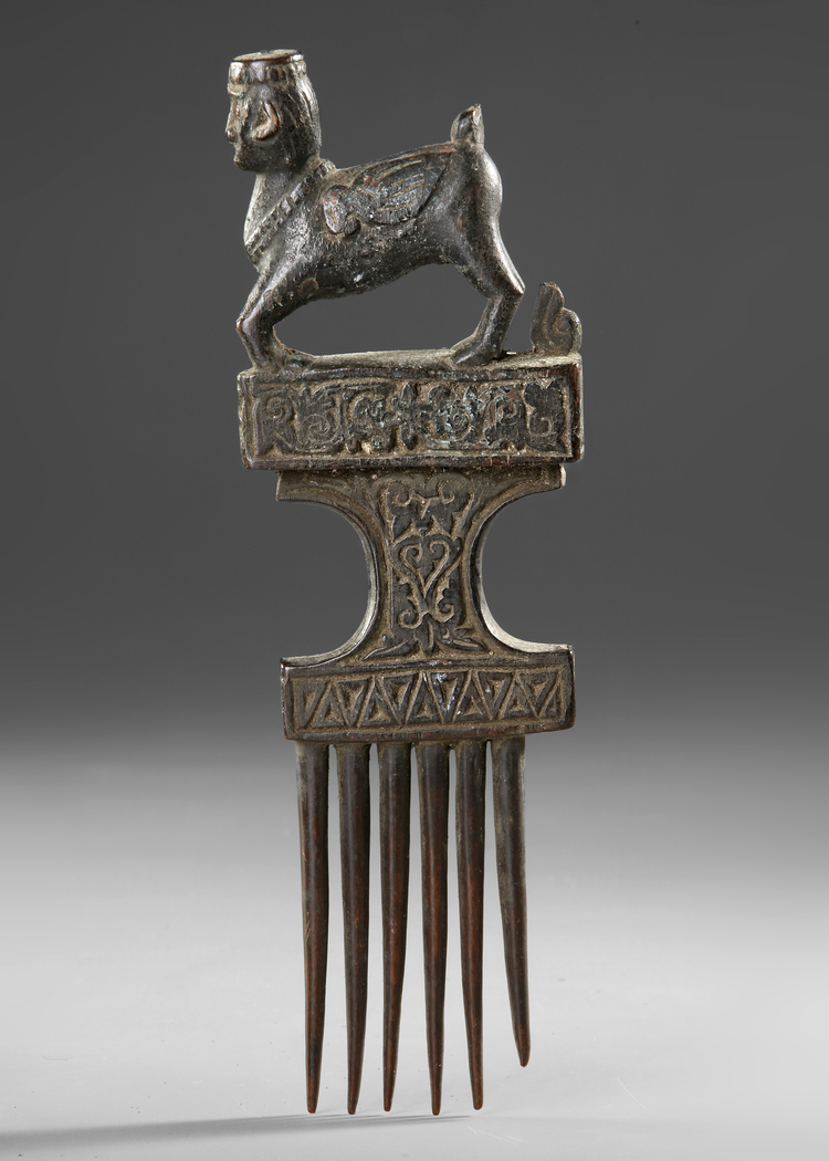 South-east Asian comb.From the collection of Jac Hoogerbrugge.