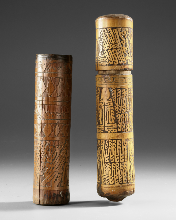 Cenderawasi/Geelvinkbaai.Two old containers. Collected by Jac Hoogerbrugge in the 1950’s.