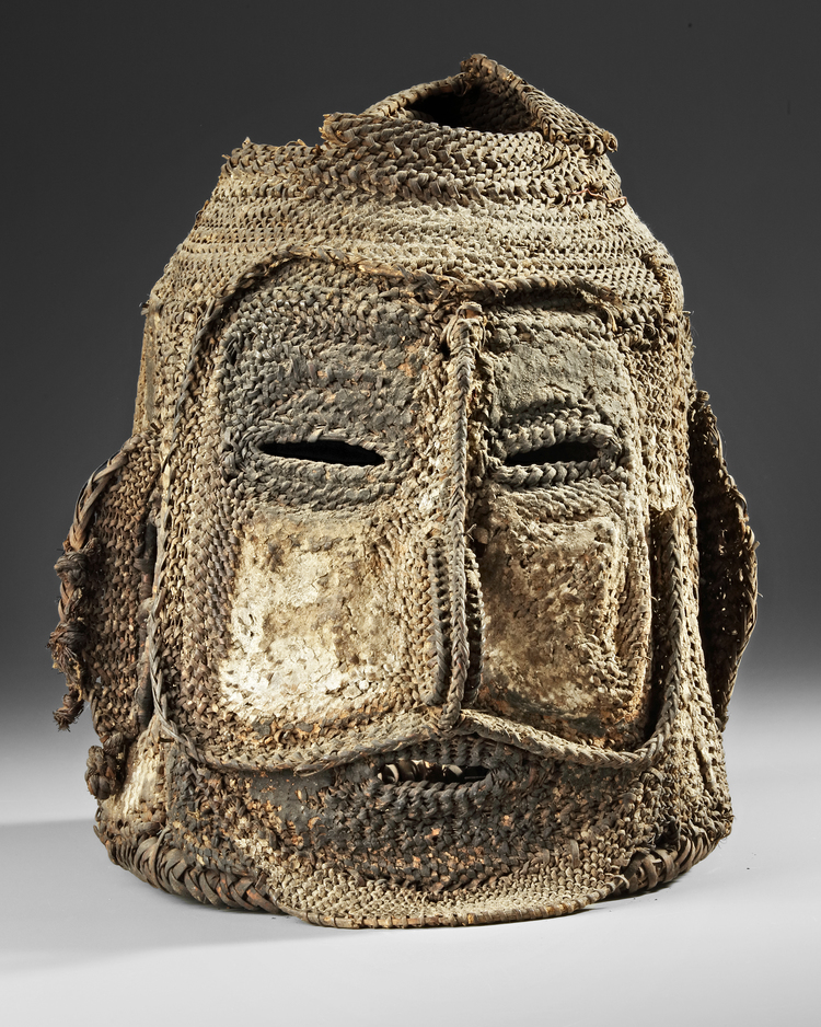 Maprik. Rare Abelam mask.