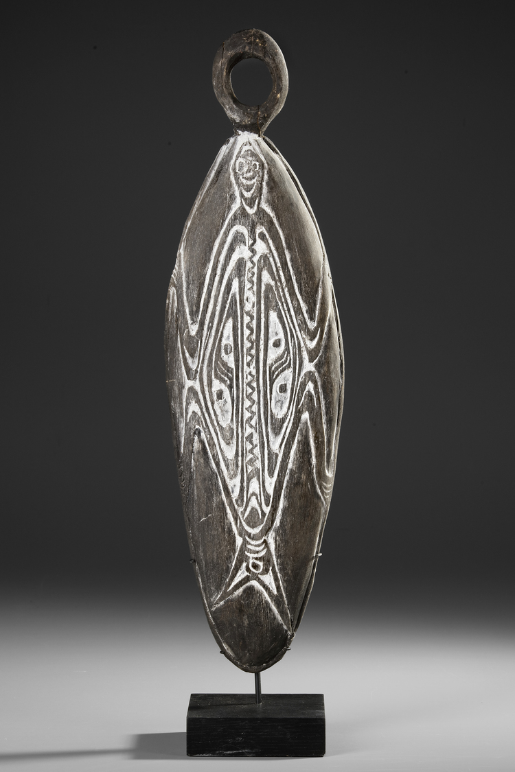 Lake Sentani foodplate with distinct decoration. Collected by Koos Knol in the 1990’s. On a custom made stand.