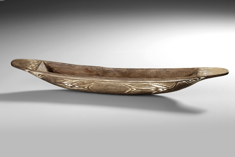 Small Sentani bowl with lime inlay. Probably used for sago grubs. Collected by the Missionary F.C. Kamma (Freerk, born 1906) in the Bird’s head Peninsula.
