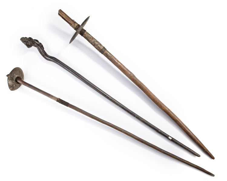 Two Angu (Kukukuku) fighting clubs. The left from the collection of Jac Hoogerbrugge. Collected in the 1960’s or 1970’s.