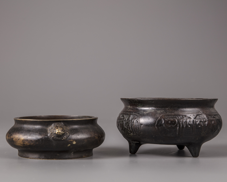 Two Chinese bronze censers