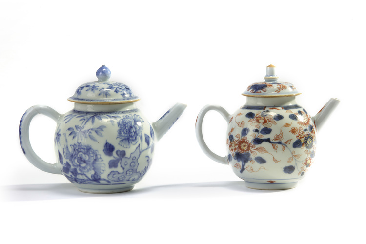 A Chinese imari teapot and cover and a blue and white teapot and cover