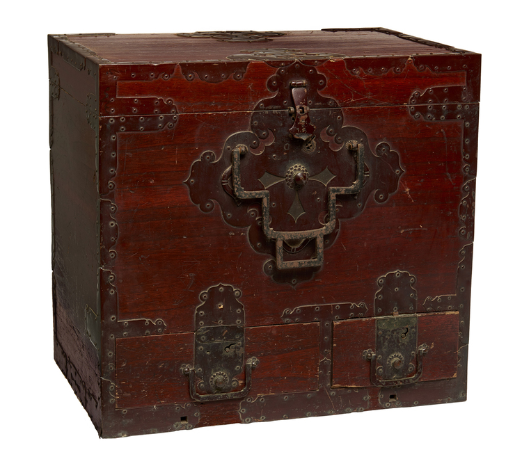 A Portable red-brown lacquered sea-chest (funadansu)