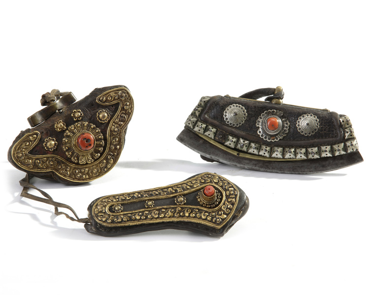 A MONGOLIAN LEATHER FLINT POCKET, A GILT METAL-DECORATED LEATHER WALLET AND NEEDLE CASE, 19TH-20TH CENTURY