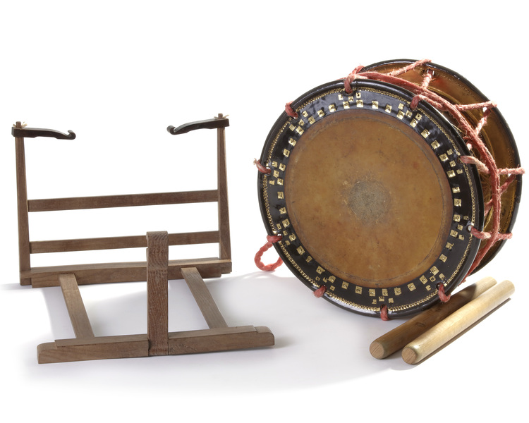 A Japanese lacquered drum